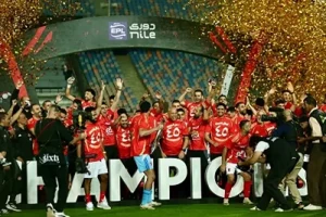 التقرير الحصري: الأهلي يتوج بلقب الدوري الـ45 واحتفالات بيراميدز (فيديو وصور)