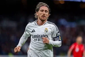 نجم ريال مدريد لوكا مودريتش يجذب اهتمام نادٍ اسكتلندي بارز
