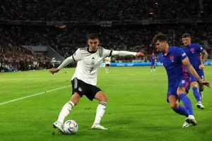 جون ستونز ينضم لمعسكر منتخب إنجلترا في إطار برنامج تأهيلي متميز