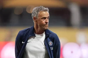 "لويس إنريكي يثني على ذهنية لاعبي باريس بعد الفوز الساحق على إنتر ميامي: انطلاقة مثالية".
