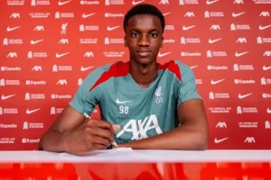 ليفربول يعلن رسميًا عن تمديد عقد نجم فريق الشباب للموسم المقبل