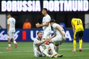 مدرب مونتيري: فخور بأداء فريقه أمام بروسيا دورتموند وخلقنا فرص تسجيل متعددة